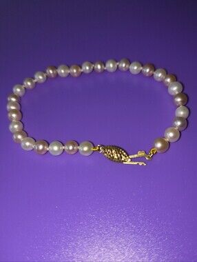 Beautiful Champagne Pink & White Pearl Bracelet W/ 14K Clasp By Hallmark Sweet